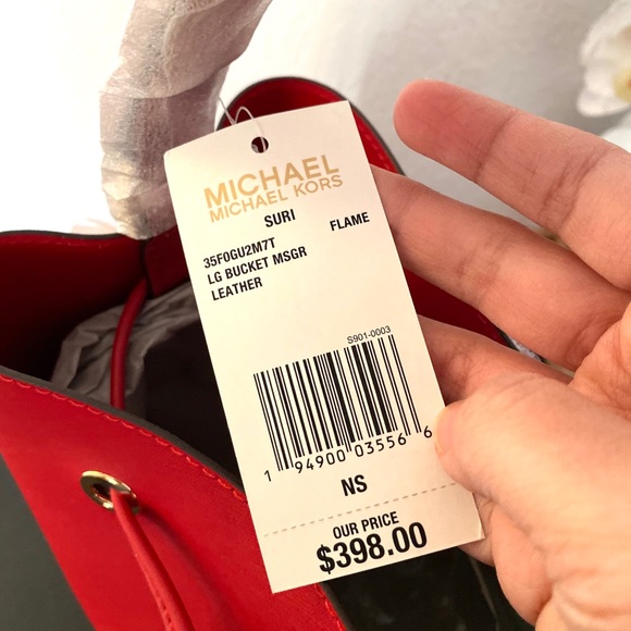 Michael Kors Suri Large Bucket - Picture 6 of 7